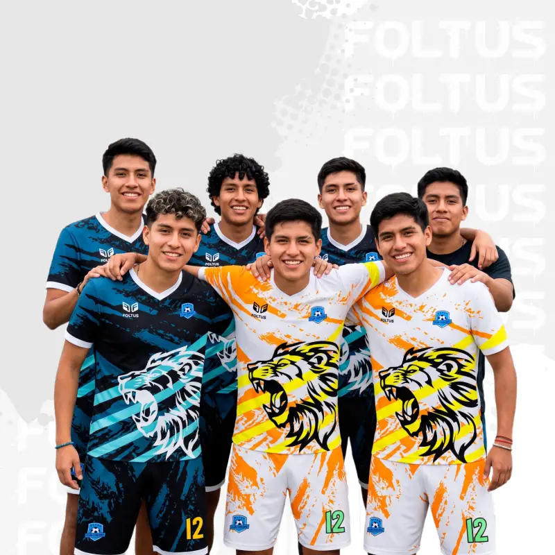 Uniforme de fútbol personalizado con camiseta, short y medias