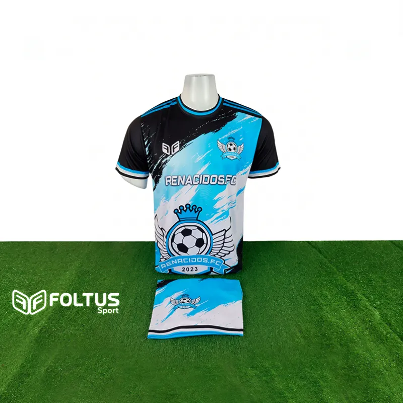 uniforme personalizado celeste hecho por Foltus Sport